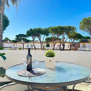 https://apartamentos-costa-sancti-petri.es-andalucia.com